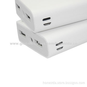 Phone Charging Power Banks for Digital Devices with Plastic Case